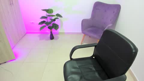 Ana online show from September 2025 10:45:02 PM