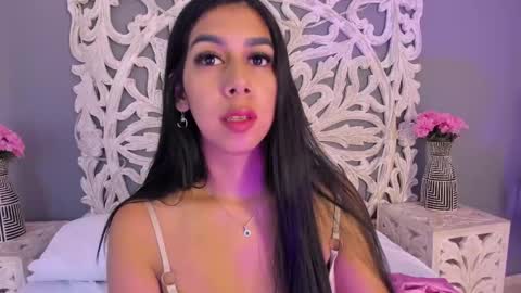 Snapshot of ana_gonzalez chatting on May 2026 08:25:01 PM Ana Gonzalez online show from May 2026 08:25:01 PM