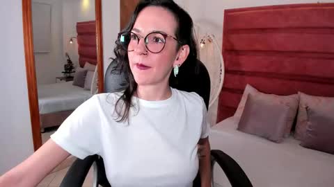 Ana Libiert online show from November 2025 10:34:02 PM