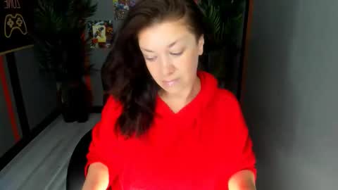 Snapshot of ana_mills chatting on February 2026 10:01:02 AM Ana online show from February 2026 10:01:02 AM