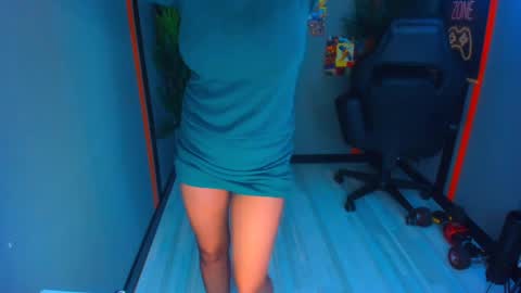 Snapshot of ana_mills chatting on April 2026 10:09:01 AM Ana online show from April 2026 10:09:01 AM