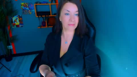 Snapshot of ana_mills chatting on May 2026 10:09:01 AM Ana online show from May 2026 10:09:01 AM