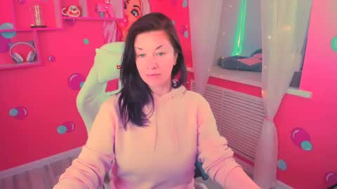 Snapshot of ana_mills chatting on May 2026 01:06:01 PM Ana online show from May 2026 01:06:01 PM