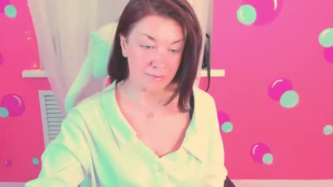 Snapshot of ana_mills chatting on June 2026 03:14:02 PM Ana online show from June 2026 03:14:02 PM
