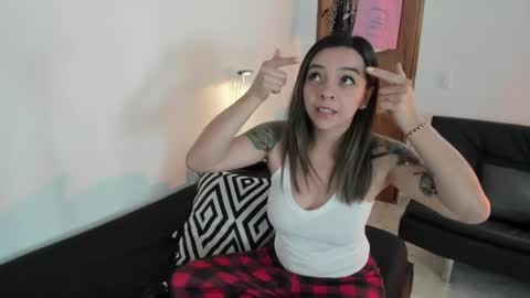 Snapshot of ana_spencerr chatting on April 2026 02:14:02 PM Ana online show from April 2026 02:14:02 PM