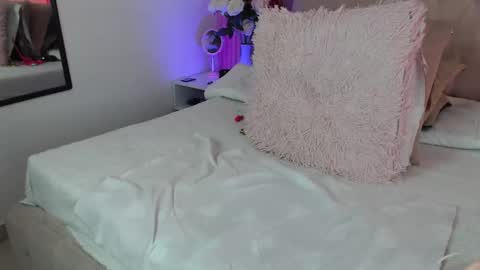 Snapshot of anaa_moon chatting on February 2026 04:39:01 AM Ana Moon online show from February 2026 04:39:01 AM