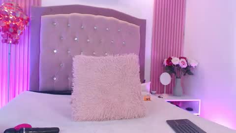 Snapshot of anaa_moon chatting on February 2026 04:20:01 AM Ana Moon online show from February 2026 04:20:01 AM