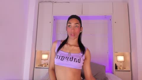 anaacollins_ online show from October 2025 12:11:01 PM