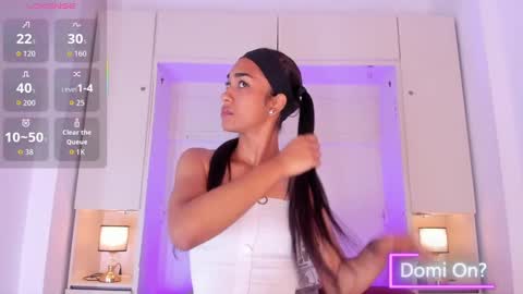 anaacollins_ online show from October 2025 11:30:01 AM