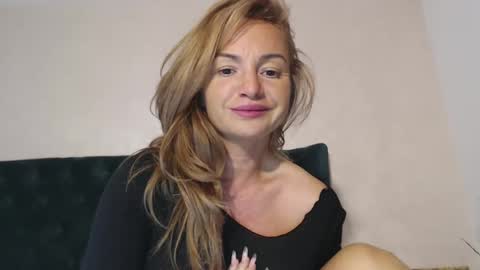 Snapshot of anabeatrice29 chatting on December 2024 10:45:01 PM Ana online show from December 2024 10:45:01 PM