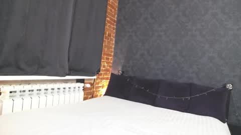 Anna online show from November 2025 01:21:02 PM