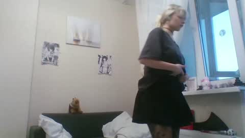 Snapshot of anabelbrando chatting on July 2026 04:31:02 PM Malvina online show from July 2026 04:31:02 PM