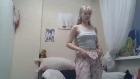Snapshot of anabelbrando chatting on July 2026 04:42:02 PM Malvina online show from July 2026 04:42:02 PM