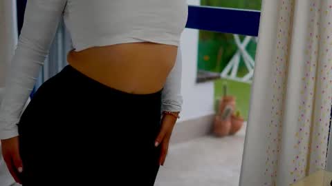 Snapshot of anabelcurvy chatting on November 2025 02:17:02 PM anabelcurvy online show from November 2025 02:17:02 PM