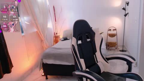 ANABEL WOLF  online show from November 2025 05:24:02 PM