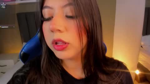 Snapshot of anagil_ chatting on March 2026 01:54:02 PM A N A online show from March 2026 01:54:02 PM