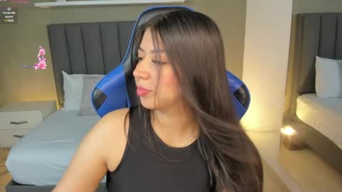 Snapshot of anagil_ chatting on April 2026 02:33:01 PM A N A online show from April 2026 02:33:01 PM