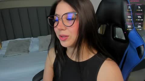 Snapshot of anagil_ chatting on April 2026 02:56:01 PM A N A online show from April 2026 02:56:01 PM