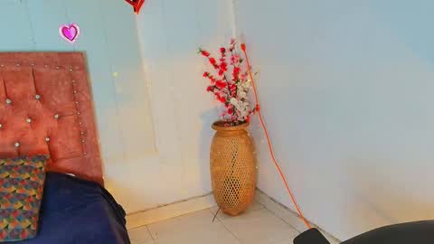 Snapshot of anahiblue04 chatting on February 2025 03:32:02 PM Anahi online show from February 2025 03:32:02 PM