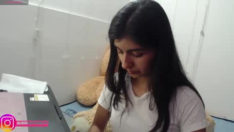 Anahi Browns online show from February 2025 10:03:02 PM