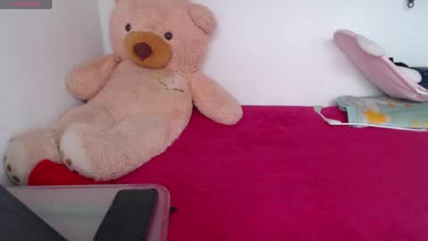 Anahi Browns online show from June 2026 04:20:01 PM