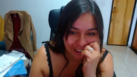 Snapshot of anaids_dam chatting on December 2024 11:14:02 PM anaids online show from December 2024 11:14:02 PM