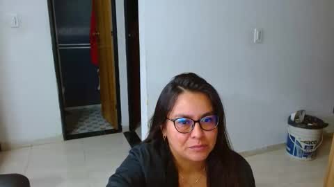 Snapshot of anaids_dam chatting on November 2025 01:44:02 PM anaids online show from November 2025 01:44:02 PM