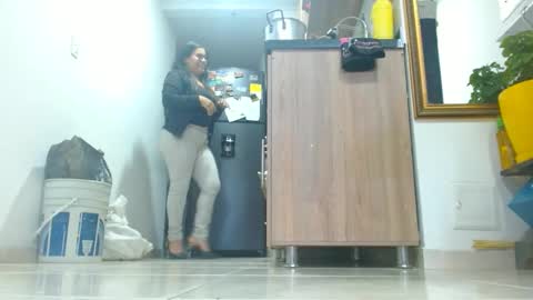 Snapshot of anaids_dam chatting on May 2026 09:23:01 PM anaids online show from May 2026 09:23:01 PM