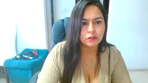 Snapshot of anaids_dam chatting on May 2026 03:08:01 PM anaids online show from May 2026 03:08:01 PM