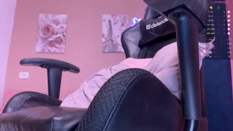 Snapshot of ananasteisha chatting on March 2025 06:33:01 PM Ananasteisha online show from March 2025 06:33:01 PM