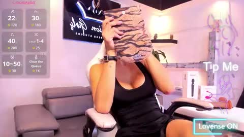 ana online show from October 2025 01:11:01 PM