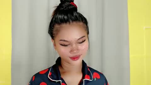 Snapshot of anaruru_ chatting on December 2024 07:52:02 AM ANA online show from December 2024 07:52:02 AM