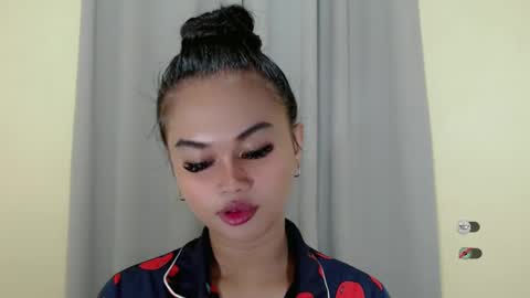 Snapshot of anaruru_ chatting on January 2025 04:15:01 PM ANA online show from January 2025 04:15:01 PM