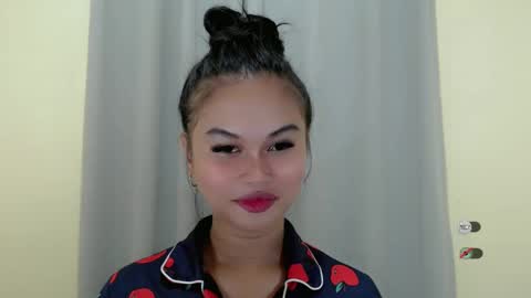 Snapshot of anaruru_ chatting on January 2025 07:09:02 PM ANA online show from January 2025 07:09:02 PM