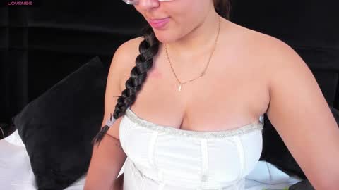 Anasha online show from October 2025 11:33:02 AM