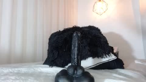 Anna .. online show from February 2025 09:32:02 AM