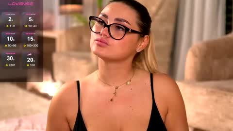 AnastasyaNoir online show from September 2025 11:12:02 AM