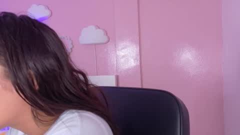 Kendra  online show from October 2025 10:38:01 AM