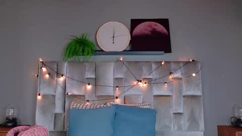 Kendra  online show from March 2026 12:18:01 PM