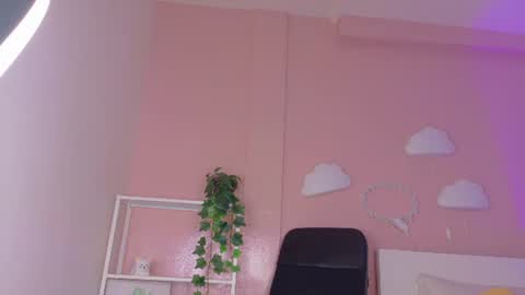 Snapshot of anavicc__ chatting on July 2026 09:27:01 AM Kendra online show from July 2026 09:27:01 AM