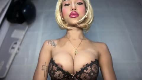 anawalters online show from December 2025 12:51:02 AM