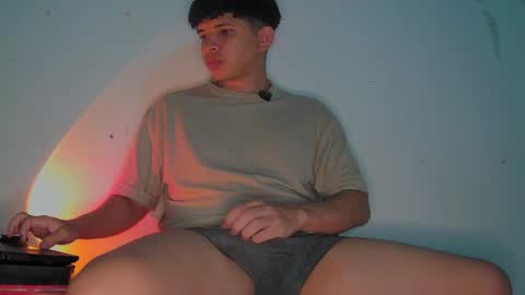 Snapshot of ancoder2912 chatting on March 2026 04:18:01 AM Andres online show from March 2026 04:18:01 AM