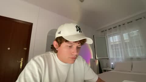 Snapshot of anddres_boss chatting on April 2026 09:45:01 AM Tell Me ANDRESS ----- online show from April 2026 09:45:01 AM