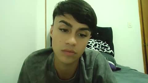 Snapshot of anddy_grey1 chatting on March 2025 01:32:02 AM Dani 3 online show from March 2025 01:32:02 AM