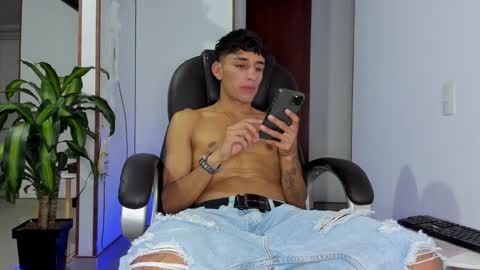 Snapshot of ander_012 chatting on January 2025 12:12:01 AM Ander Arias online show from January 2025 12:12:01 AM