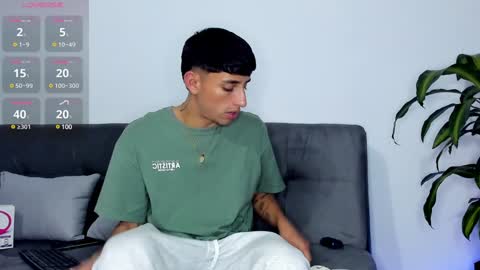 Snapshot of ander_012 chatting on February 2025 12:49:01 AM Ander Arias online show from February 2025 12:49:01 AM