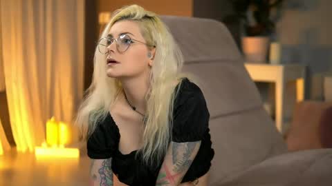 Snapshot of andiahart chatting on April 2026 09:45:01 AM Rosse online show from April 2026 09:45:01 AM