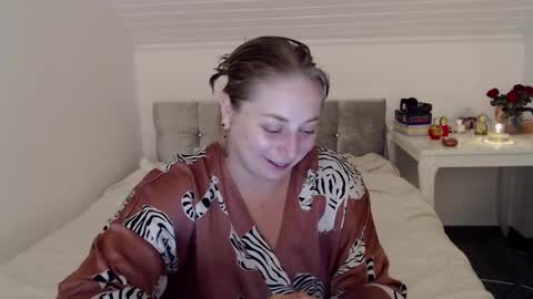 Snapshot of andorphina chatting on November 2025 08:22:02 PM Andorphin online show from November 2025 08:22:02 PM