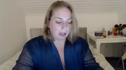 Snapshot of andorphina chatting on November 2025 09:24:02 PM Andorphin online show from November 2025 09:24:02 PM