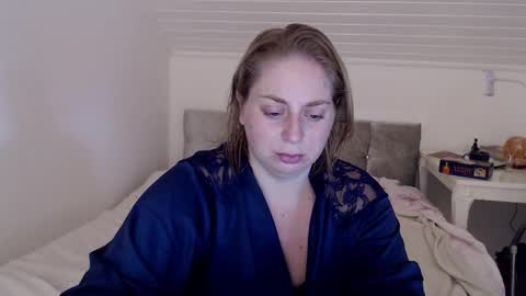 Snapshot of andorphina chatting on November 2025 09:09:02 AM Andorphin online show from November 2025 09:09:02 AM